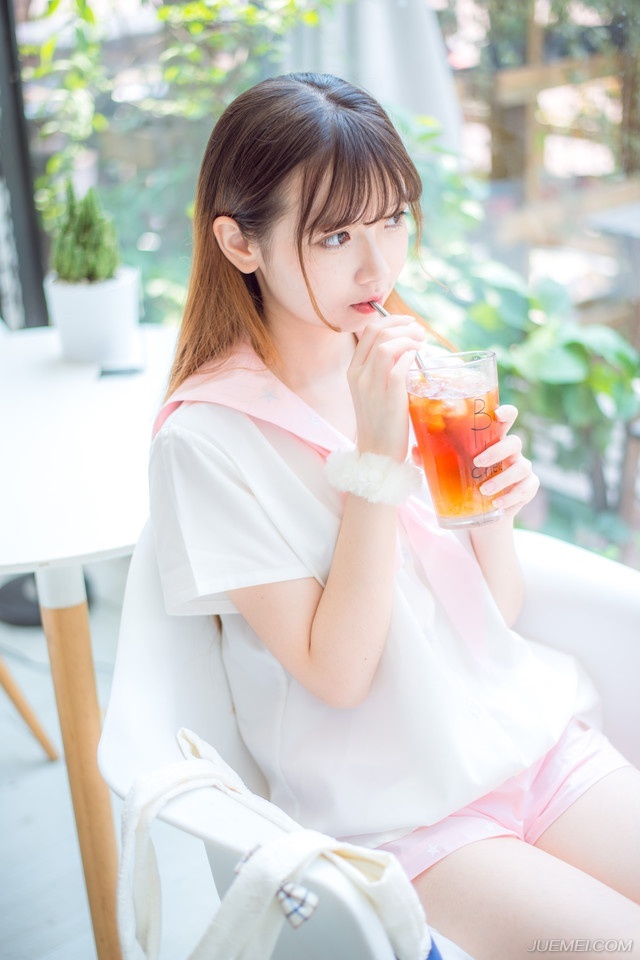“当啷~”